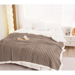 Patura CoCoLiNo Pufoasa din Blanita artificiala de iepure, 200x230cm, Bej, PCI-008