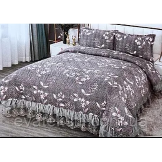 Cuvertura de Catifea cu Volanase, 3 Piese, pentru Pat Dublu, 2 Fete de Perna, Gri-Alb, flori, CVM-009 Cuverturi catifea 3 piese cu model si volane