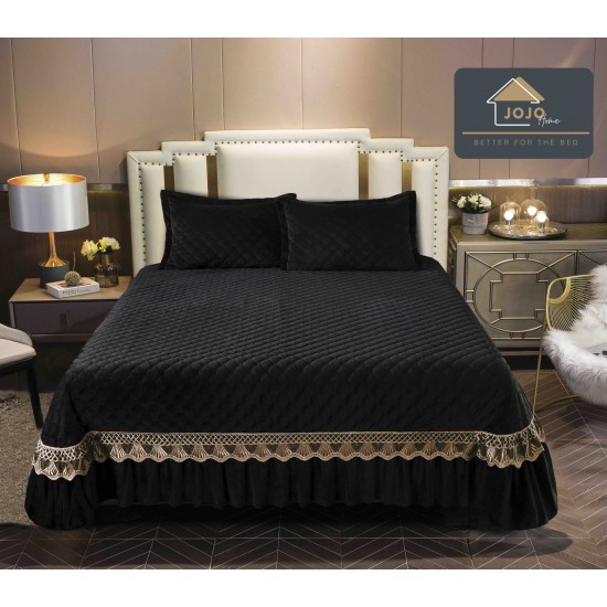 Cuvertura pat dublu, 3 piese, Catifea Matlasata cu Broderie Aurie, 250x270cm, Negru, CCB-025 Cuverturi catifea lux cu volane